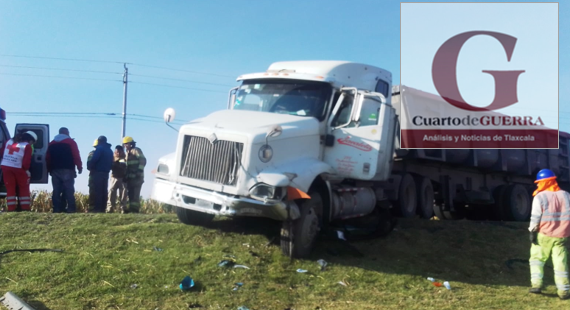 Hombre Queda Prensado En Su Camioneta Pero Sobrevive Tras Ser Embestido