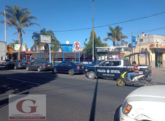 A Plena Luz Del D A Y A Mano Armada Par De Motociclistas Lo Despojan