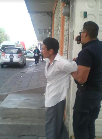 Vecinos alcanzan a ladrón y lo detienen en Zacatelco