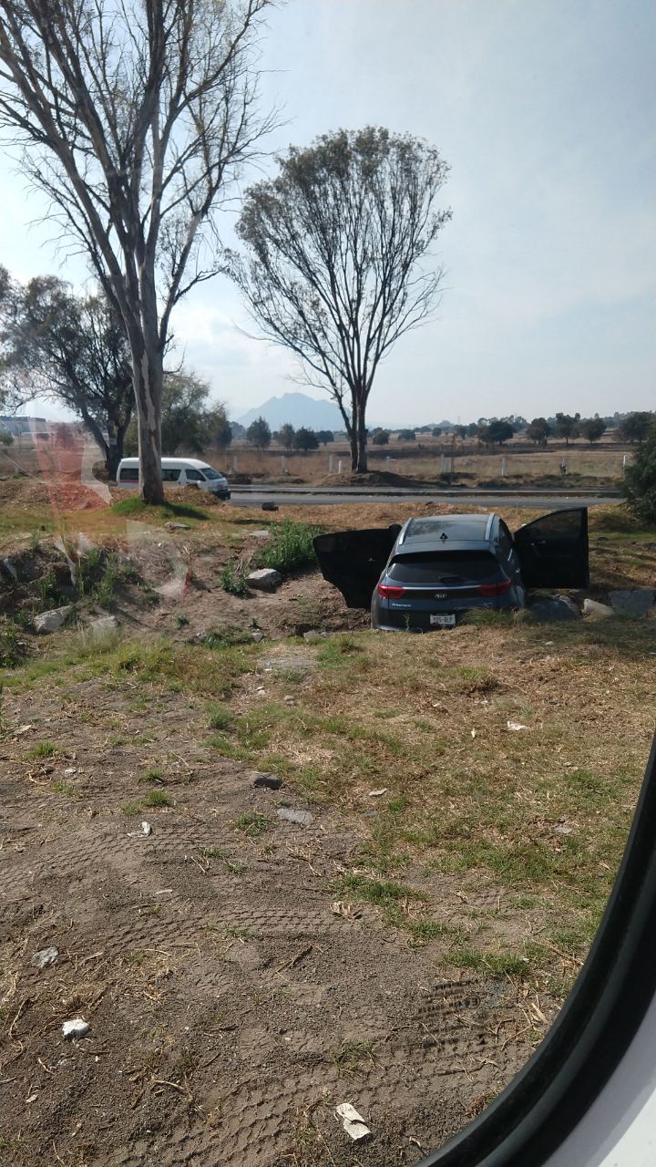 Se suscita accidente en la curva de Atlax