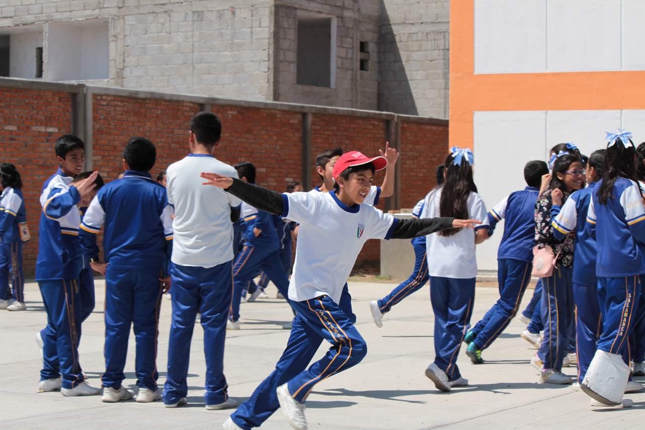 Regresarán estudiantes a su horario habitual este martes