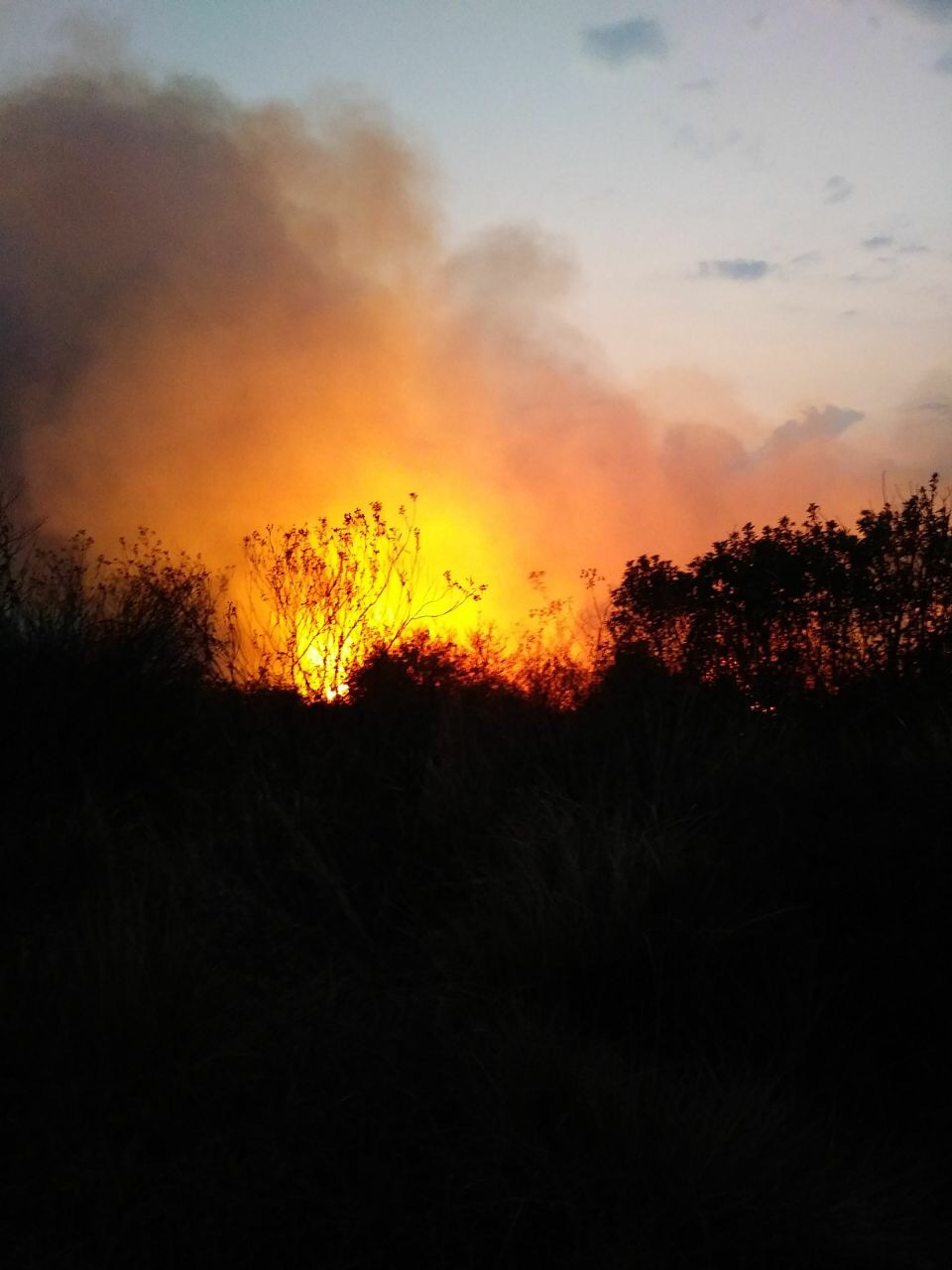 Fuera de control incendio en Xaltocan