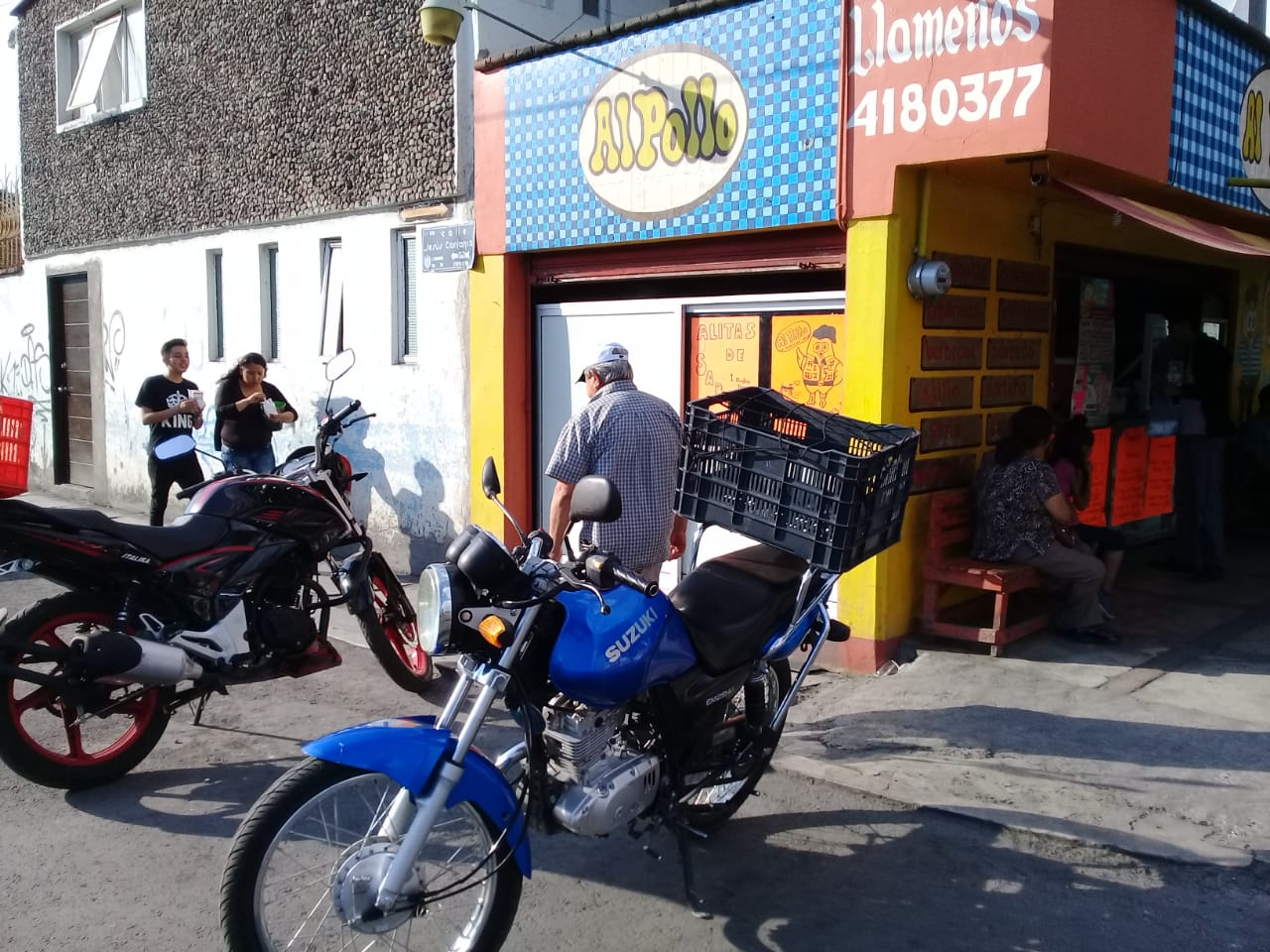 Frustran ciudadanos robo de motocicleta en Apizaco