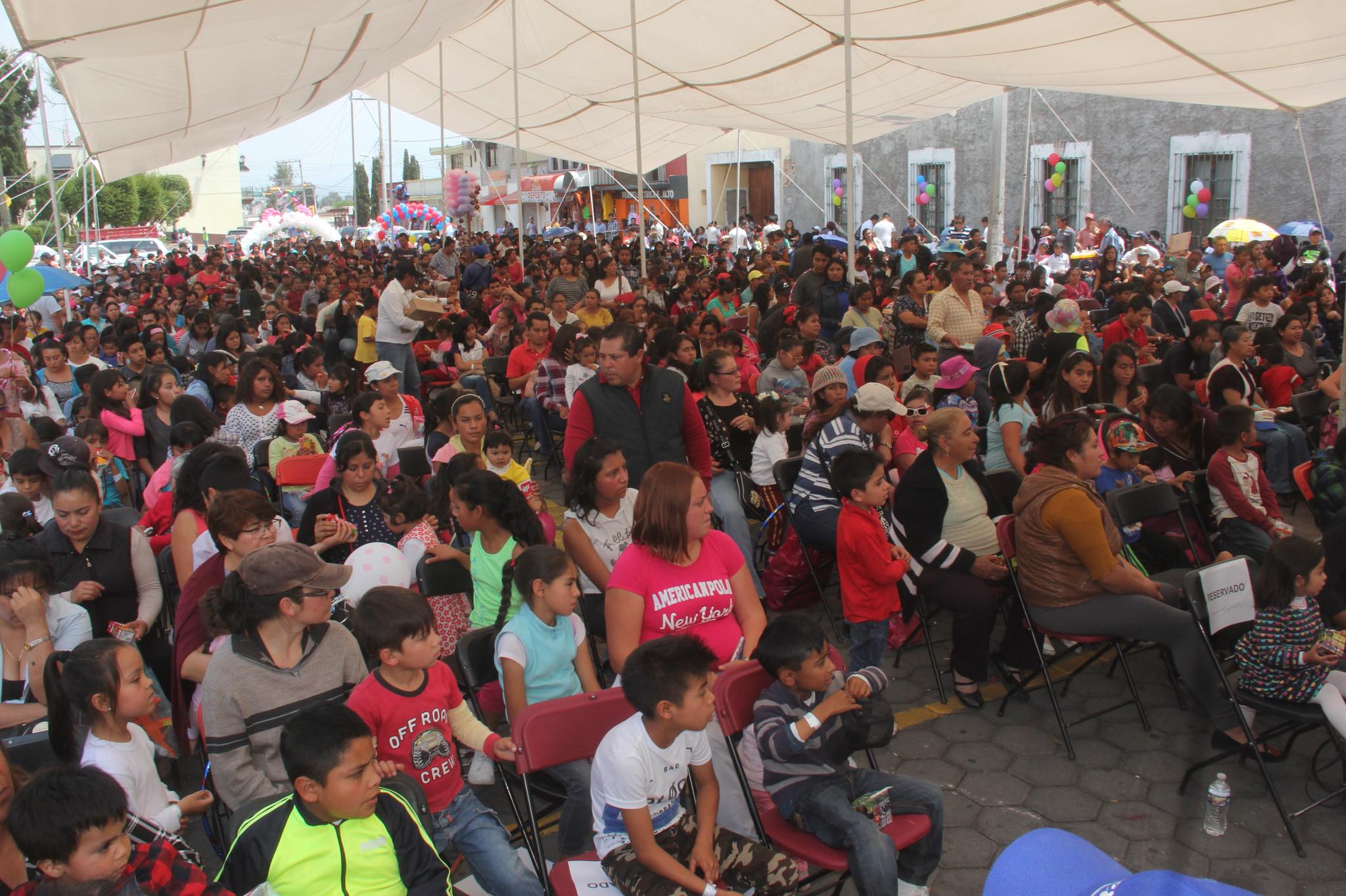 Celebran en Tetla a más de dos mil niños