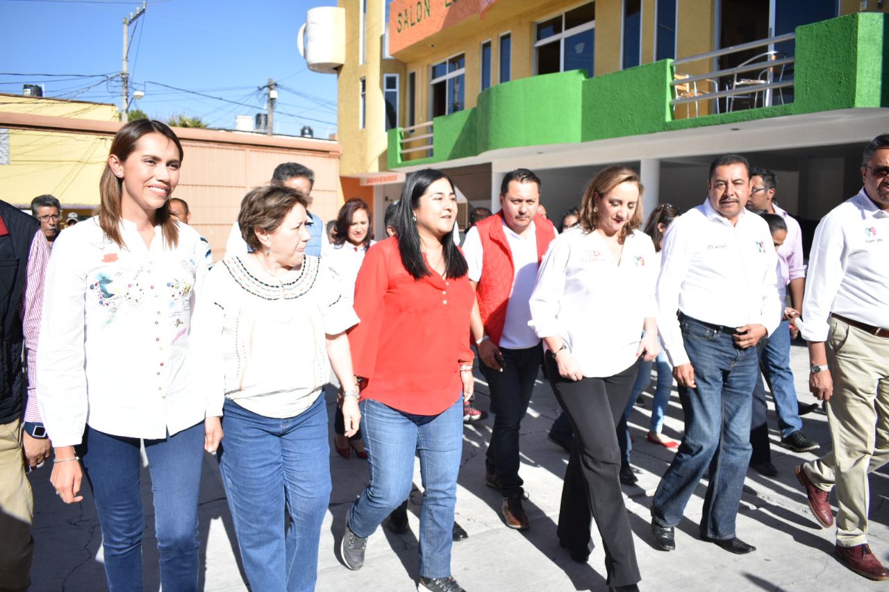 Claudia Ruiz Massieu anuncia el triunfo de Sandra Corona en el tercer distrito