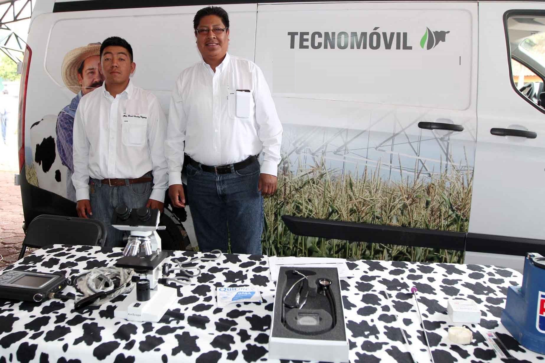 Orienta Sefoa a productores con servicio de tecnomóvil