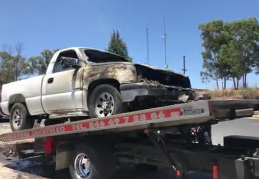 Se incendia camioneta en la federal Tlaxcala-Puebla