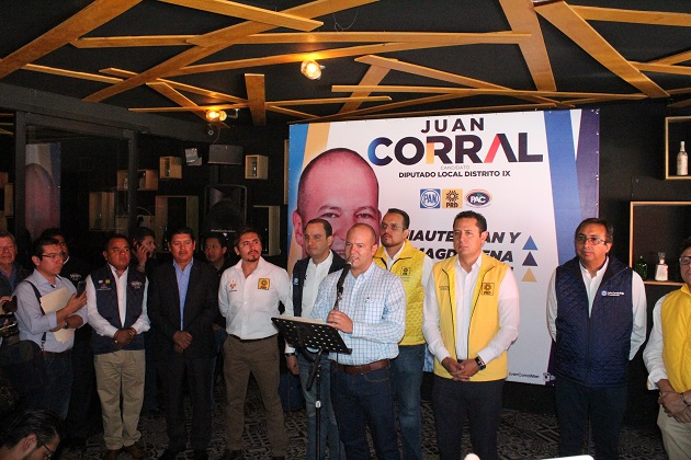 Presentó Juan Corral iniciativa de ley para apoyar a madres solteras