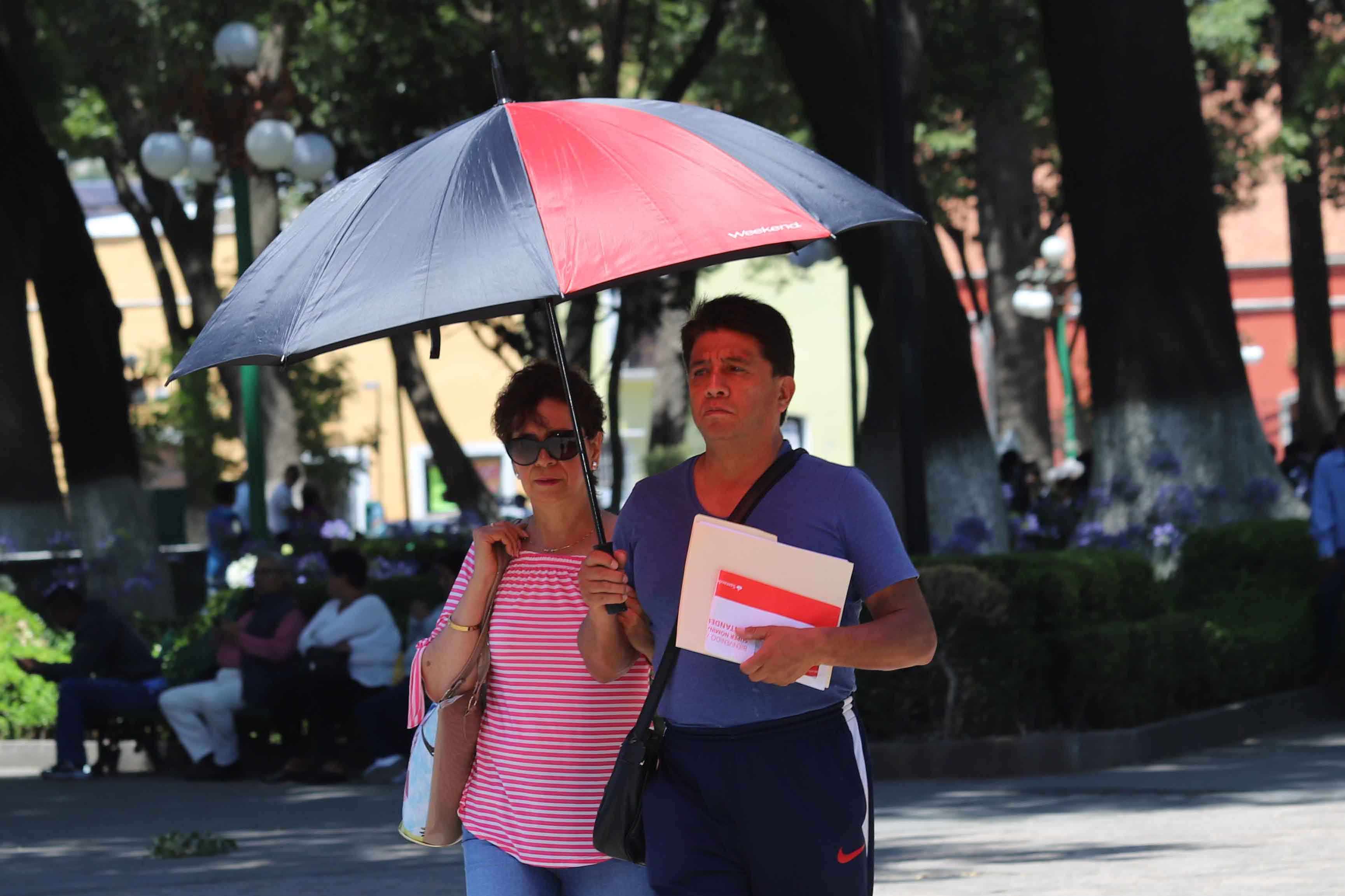 Dependencias estatales emiten recomendaciones por onda de calor