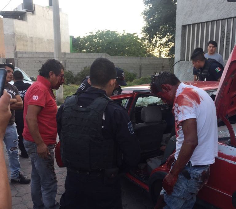 La libran dos sujetos de ser linchados en San Pablo del Monte