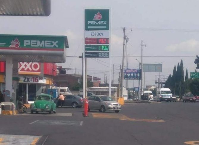 Venden litros incompletos en gasolinera de Zacatelco