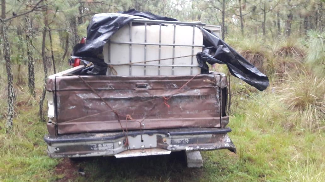 Aseguran vehículo con huachicol en Nanacamilpa