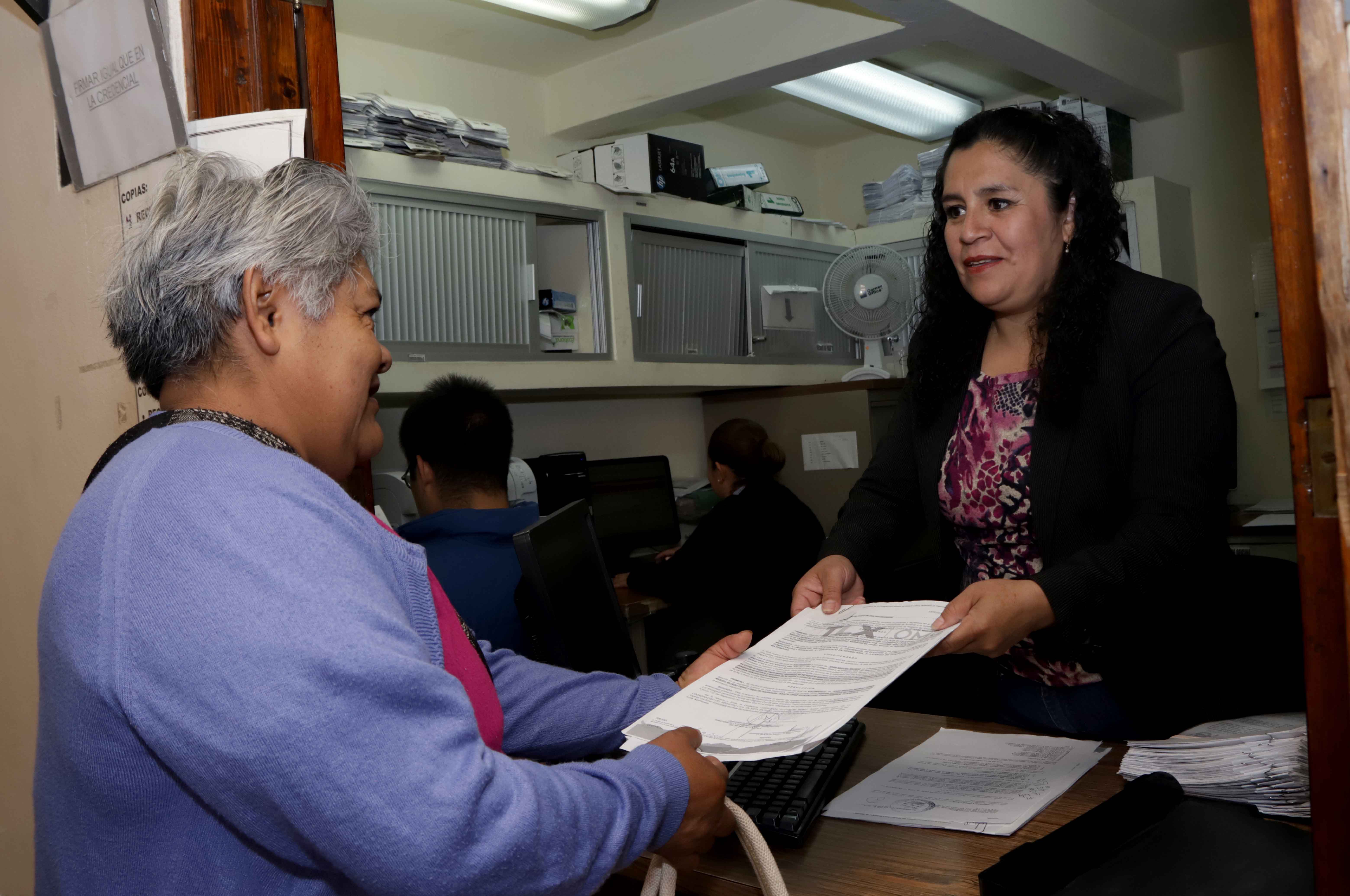 Entrega Registro Civil 243 actas de nacimiento corregidas