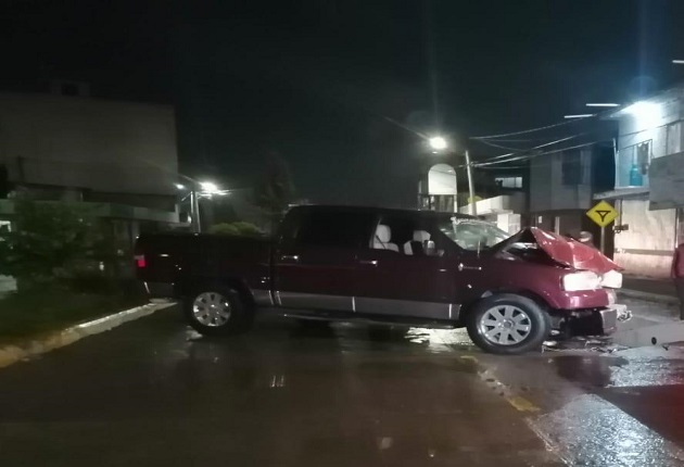 Chocan Y Abandonan Camioneta En Apizaco   Cuarto De Guerra Tlaxcala