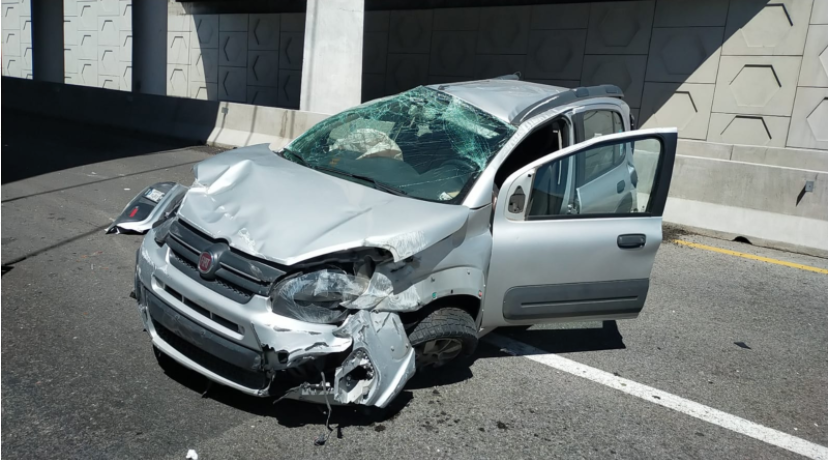 Vuelca su automóvil en la carretera Tlaxcala-Apizaco