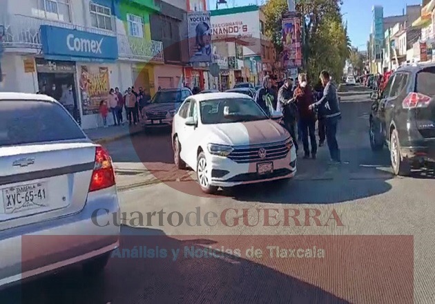 Aparatoso choque en Apizaco - Cuarto de Guerra Tlaxcala