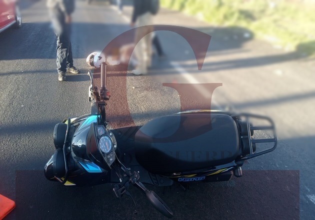 Sufre trabajador de hospital del IMSS de San Pablo del Monte accidente de motocicleta