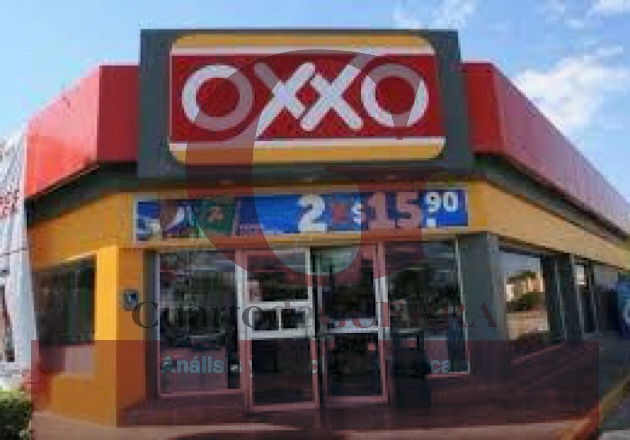 A punta de pistola, asaltan tienda Oxxo en Tetla