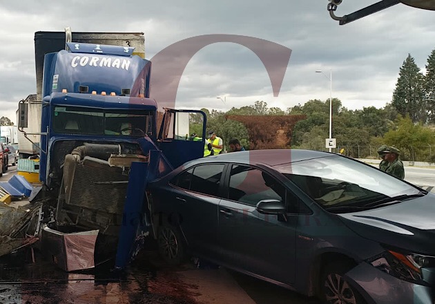 Tráiler Sin Frenos Embiste A Dos Vehículos En La Caseta De San Martín ...