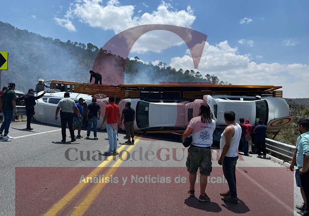 Un Muerto Y Al Menos Cinco Lesionados Deja Volcadura En La Amozoc ...