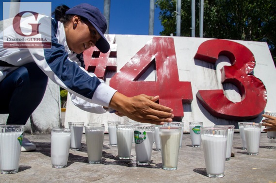 Normalistas protestan a nueve años de la desaparición de los 43 de Ayotzinapa