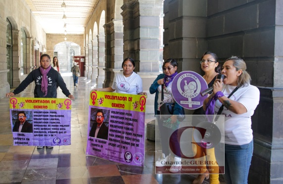 Patrulla feminista denuncia a regidor poblano por violencia de género