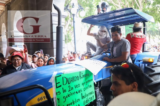 Pobladores de La Resurrección, Puebla, se confrontan con elementos de la SSC