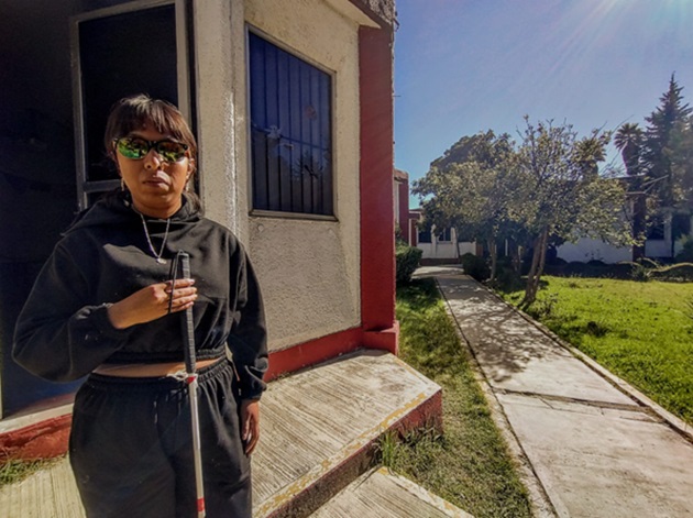 Sueño con caminar sin obstáculos en la calle: Pamela, joven tlaxcalteca con discapacidad visual