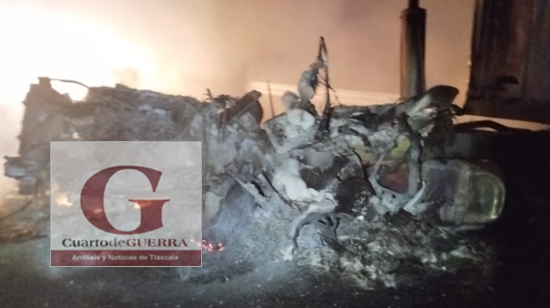 Se incendia tráiler tras chocar contra otra pesada unidad en la Amozoc-Perote