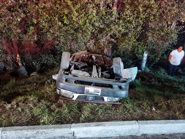 Aparatoso accidente entre tres vehículos deja seis lesionados, en la Tlaxcala-Texmelucan