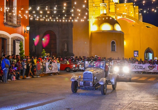 Tradicional Desfile de Carcachas engalana celebraciones de la Feria Internacional del Arte Efímero y la Dalia Huamantla 2024