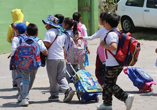 Regresan a clases más de 258 mil alumnos de educación básica en Tlaxcala