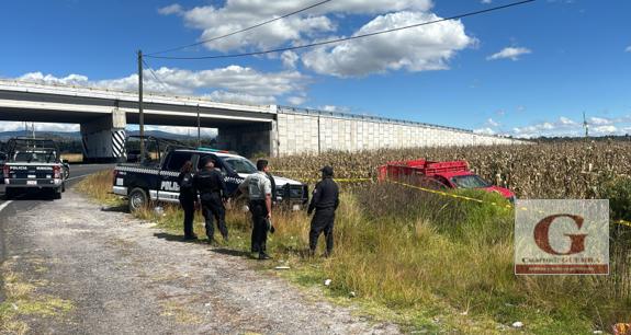 En persecución y balacera, Policía Municipal de Tetla recupera unidad robada con violencia y asegura a dos ladrones