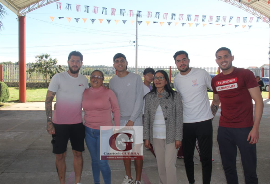 Alumnos de la Técnica No. 40 'Siglo Veintiuno' reciben visita inspiradora del Club de Futbol Coyotes de Tlaxcala