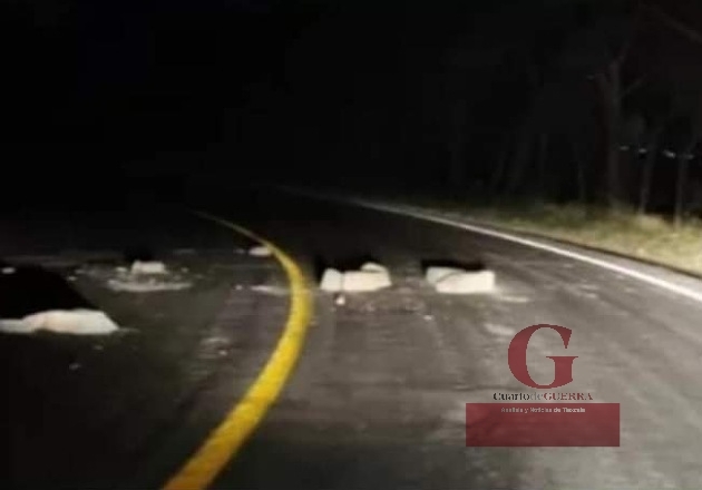 Colocan piedras para asaltar a conductores en carretera federal México-Veracruz