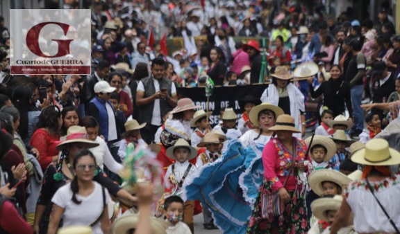 Gran participación cívica registró Chiautempan en el desfile del Aniversario de la Revolución