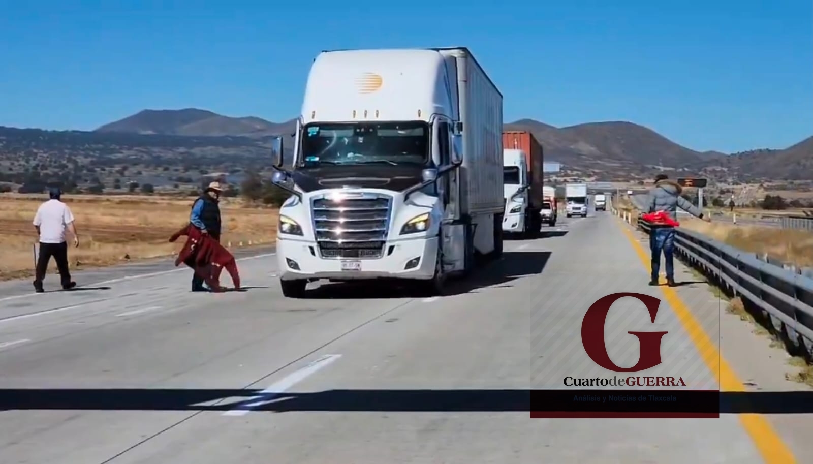 Bloqueo en autopista Arco Norte: Ejidatarios exigen pago por tierras expropiadas