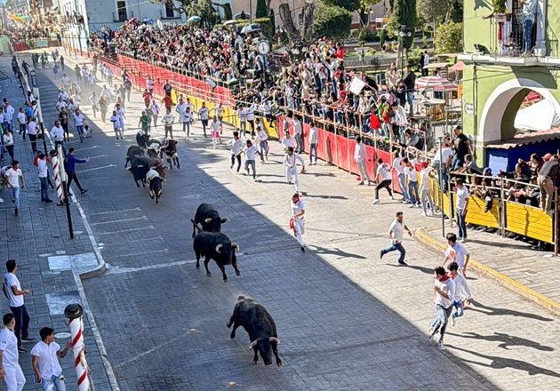 La adrenalina del encierro estilo Pamplona encendió las emociones en Huamantla