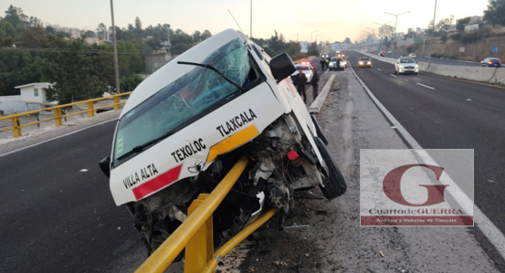 Conductor ebrio choca contra barra de contención en carretera Apizaco-Tlaxcala