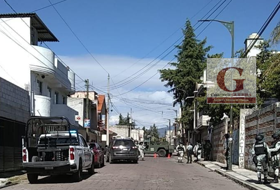 Interceptan camioneta con 13 paquetes de sustancias ilícitas en Tlaltepango, San Pablo del Monte