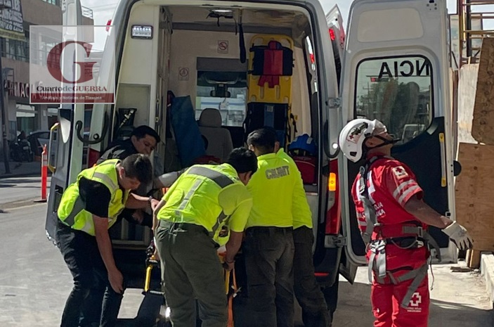 Trabajador de la construcción sufre caída de 4 metros en Ocotlán, Tlaxcala