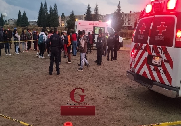 Rayo alcanza a menores y entrenador durante entrenamiento de futbol en Guadalupe Ixcotla, Chiautempan