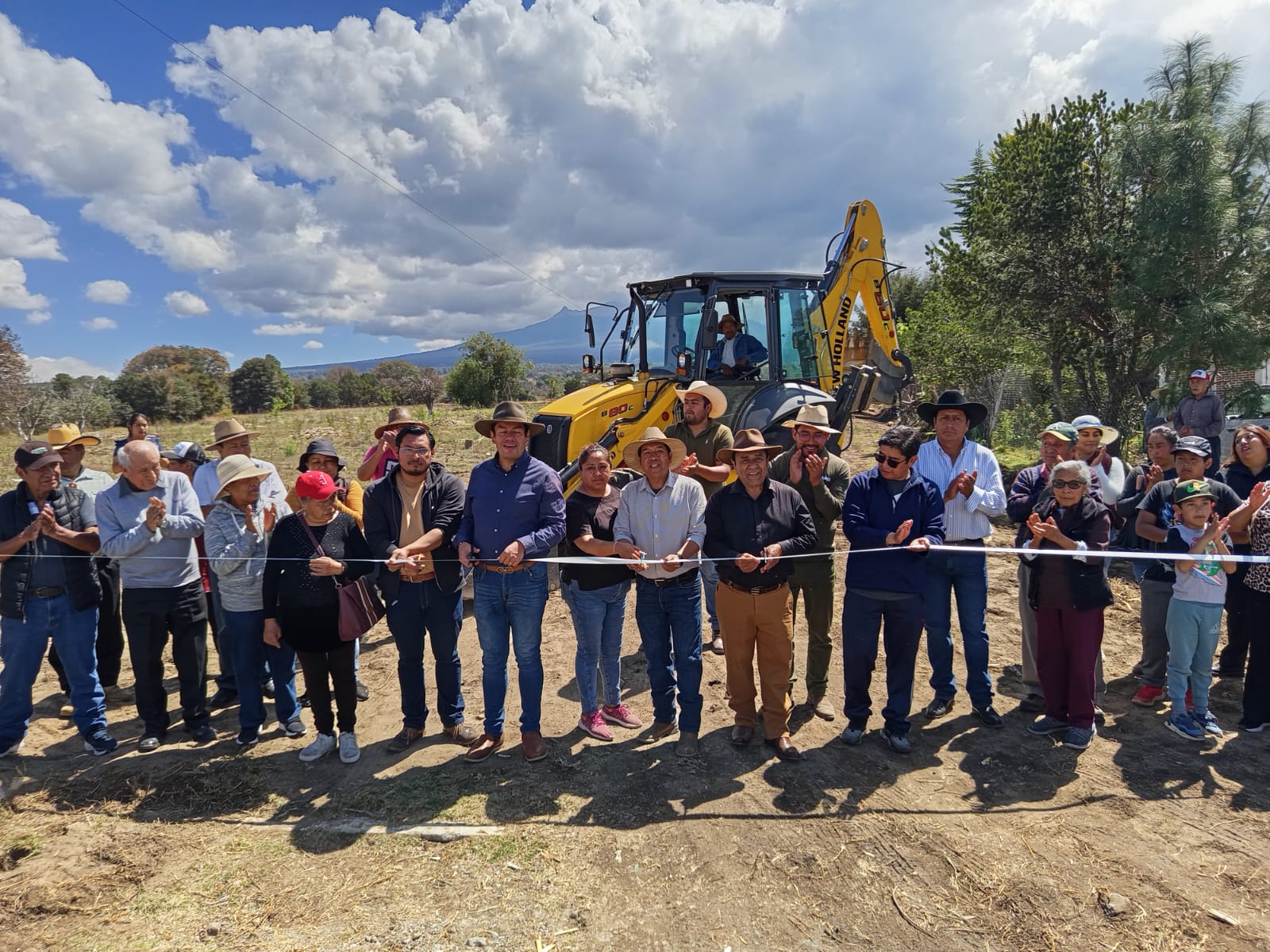 Gobierno de Blanca Angulo impulsa obras que fortalecen progreso de las comunidades de Chiautempan