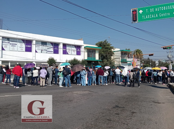 Mientras Cutberto Chávez da tercer informe como líder de la Sección 31 del SNTE maestros marchan contra reforma del Issste