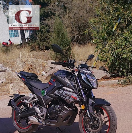 Roban motocicleta en  pleno centro de Amaxac de Guerrero