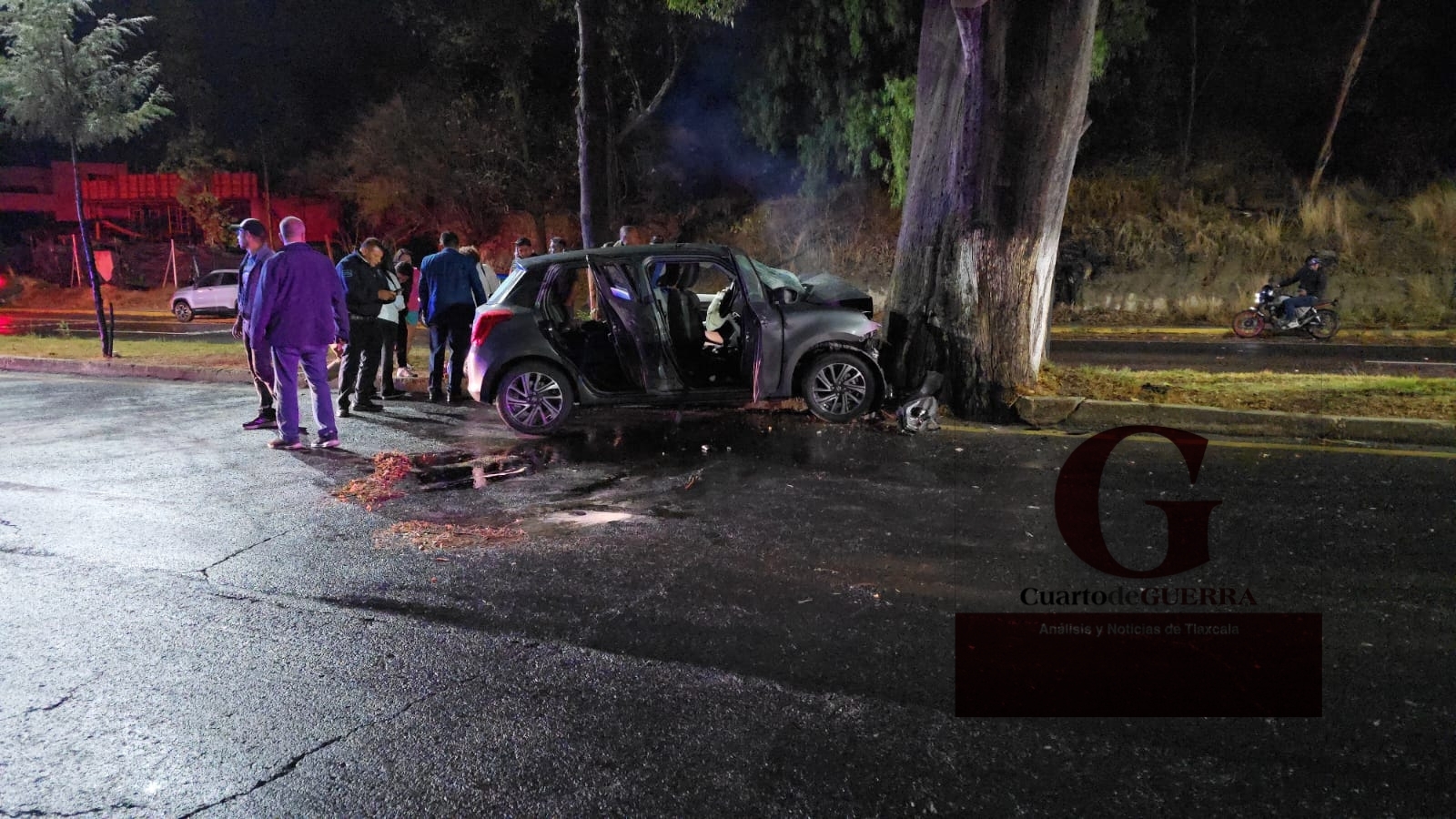 Estudiantes de medicina resultan heridos tras chocar su auto a exceso de velocidad