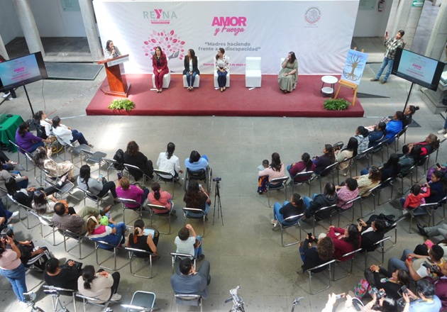 Con ‘Amor y Fuerza’, Reyna Flor Báez Lozano rinde homenaje a madres de hijas e hijos con discapacidad