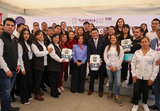 ‘Vivo los momentos más hermosos de mi vida’: Lorena Cuéllar tras entregar equipamiento al CRI-Escuela en Apizaco