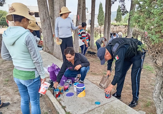 Policía de Huamantla, ‘Mujeres tejedoras por la patria’ y vecinos se unen para rescatar espacios públicos