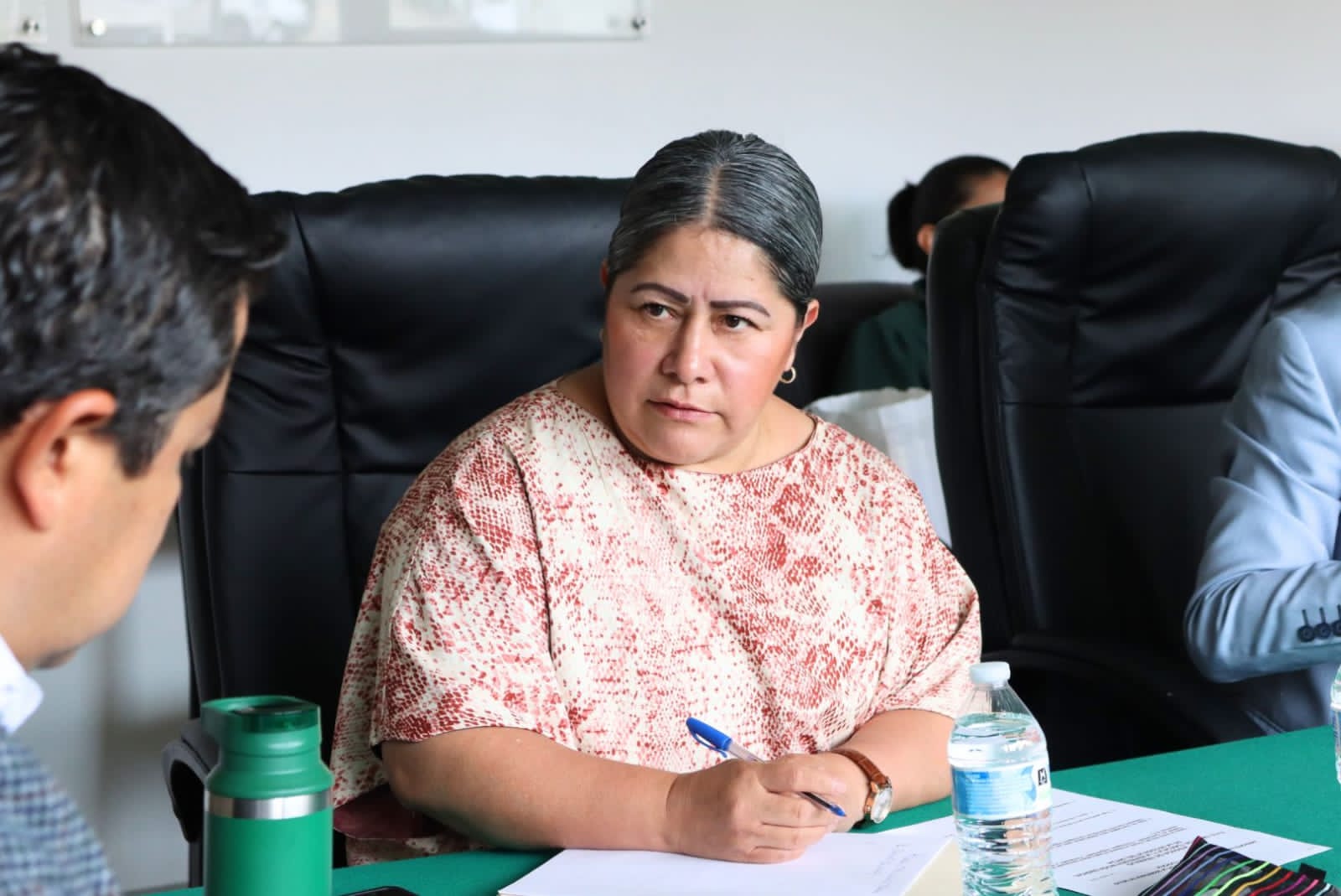Blanca Águila sostiene reunión en OPD Salud de Tlaxcala para garantizar cumplimiento de derechos laborales